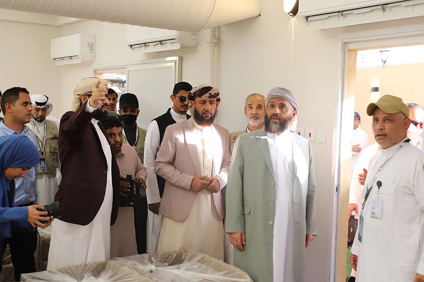 وزير الأوقاف والإرشاد يتفقد مخيمات حجاج اليمن في المشاعر المقدسة