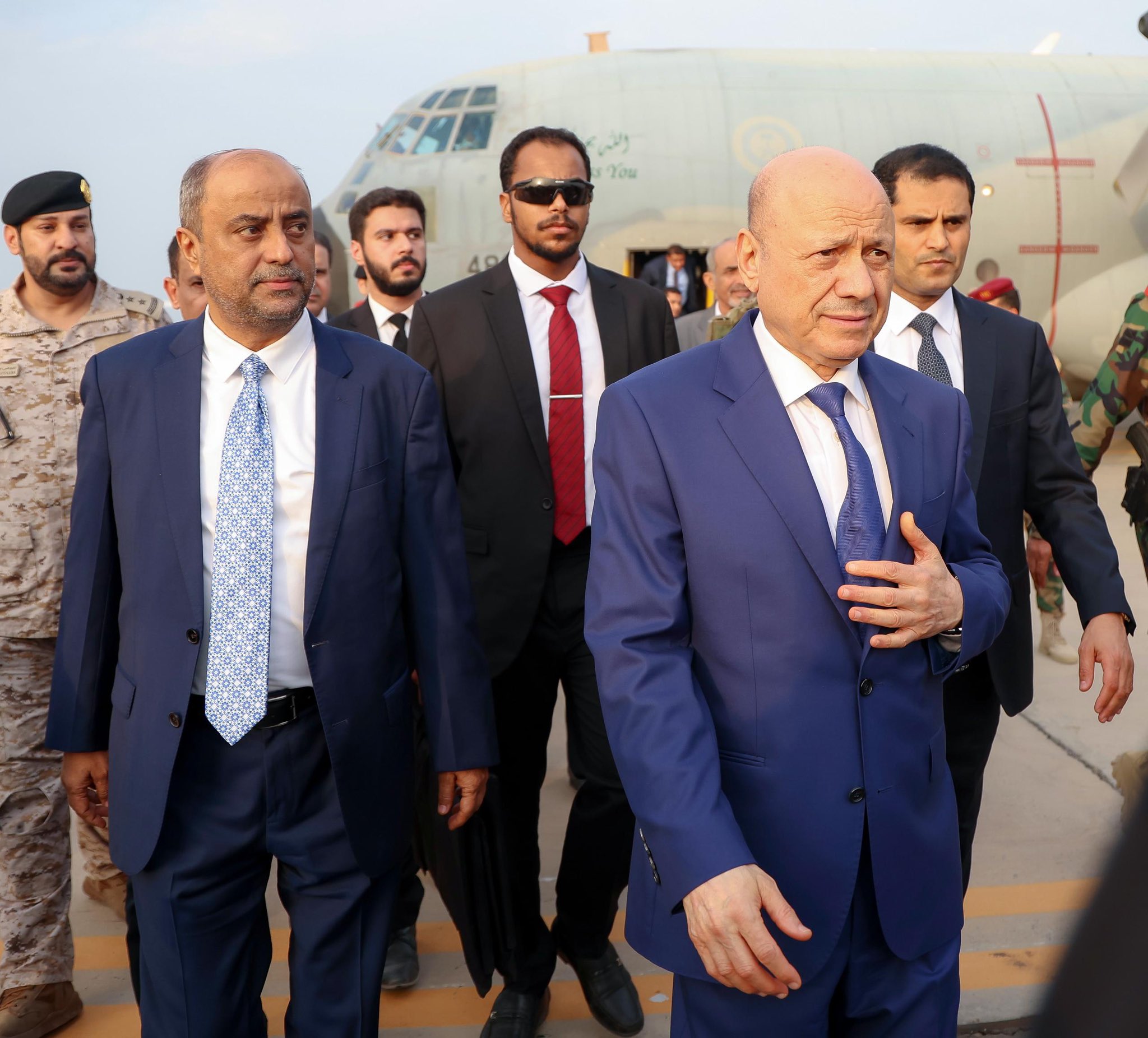 رئيس الوزراء من عدن: سنعمل بكل جهد وإخلاص لمواجهة التحديات القائمة وتخفيف معاناة شعبنا
