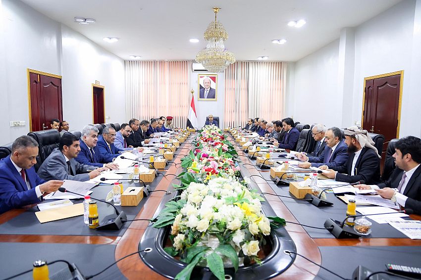 مجلس الوزراء يستنكر الجريمة الحوثية النكراء بتصفية الشيخ صالح حنتوس في ريمة ويؤكد: لن تمر دون عقاب