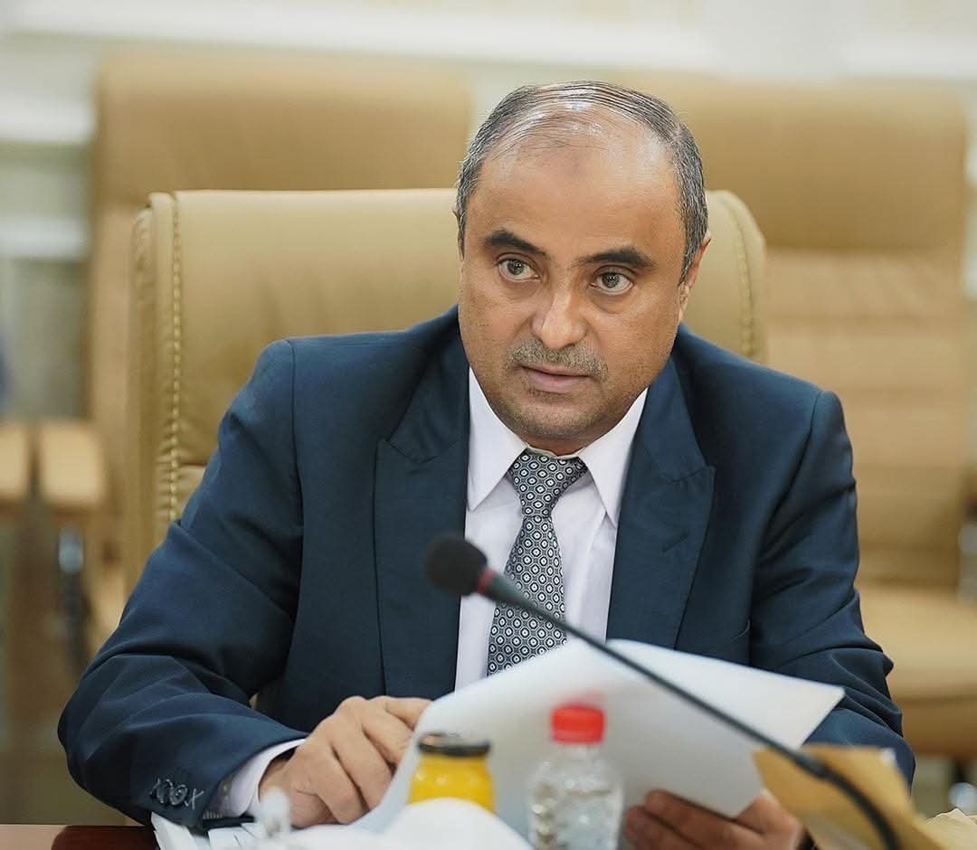 الرئيس العليمي يصدر قرارًا بتعيين سالم بن بريك رئيسًا لمجلس الوزراء