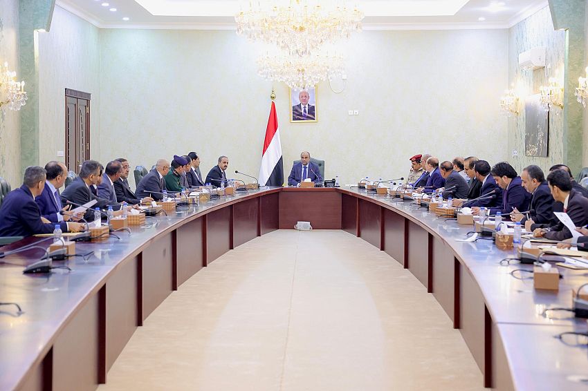 رئيس الوزراء يترأس في عدن الاجتماع الأول لمجلس "الوزراء