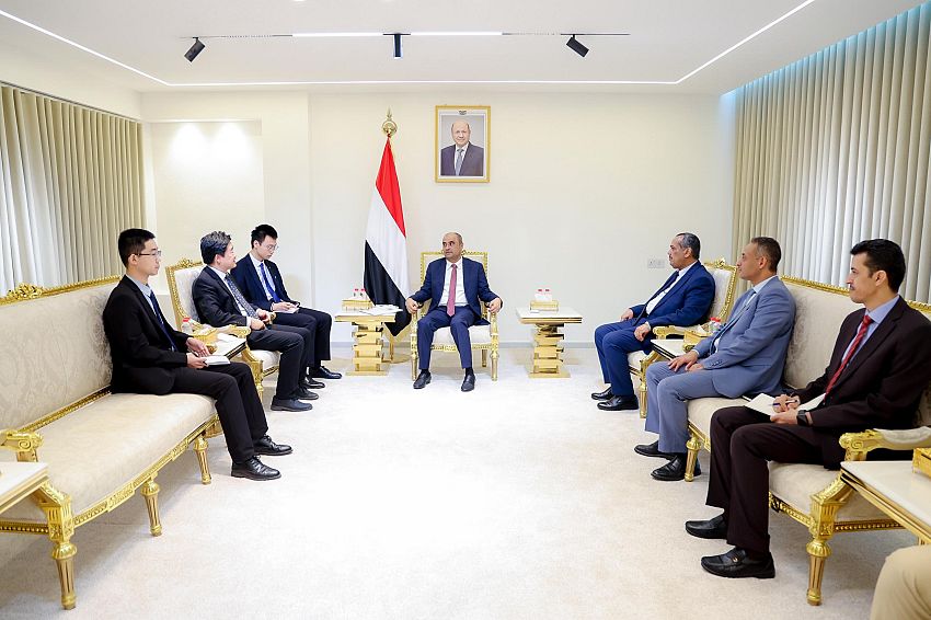 رئيس الوزراء يستقبل القائم بأعمال السفارة الصينية لدى اليمن