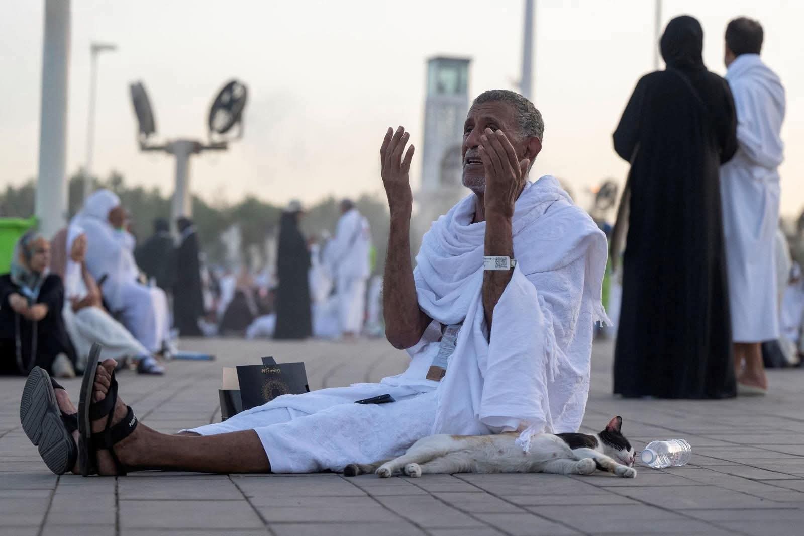 شبيبة: حجاج اليمن يناجون الله من عرفات لرفع البلاء وإنهاء الانقلاب