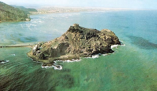 الأرصاد تتوقع أمطاراً متفرقة وطقساً معتدلاً على السواحل وحاراً بالصحاري اليوم السبت