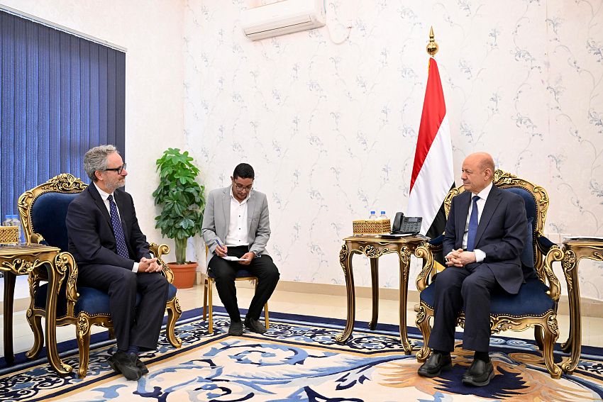 الرئيس العليمي يلتقي رئيس بعثة الاتحاد الاوروبي للتوديع