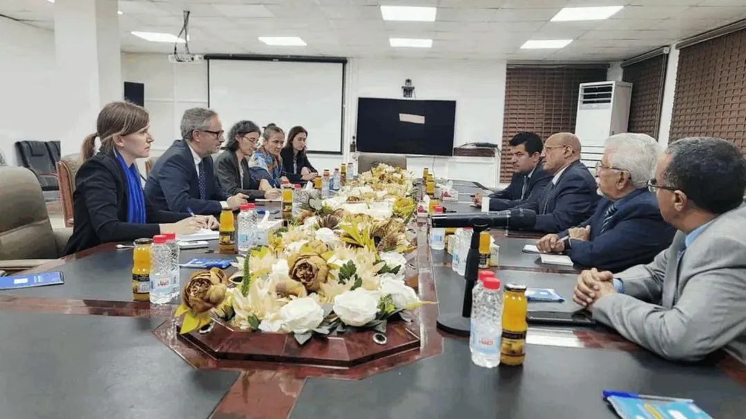 المعبقي يبحث مع سفراء الاتحاد الأوروبي تداعيات توقف صادرات النفط وتراجع الدعم الدولي