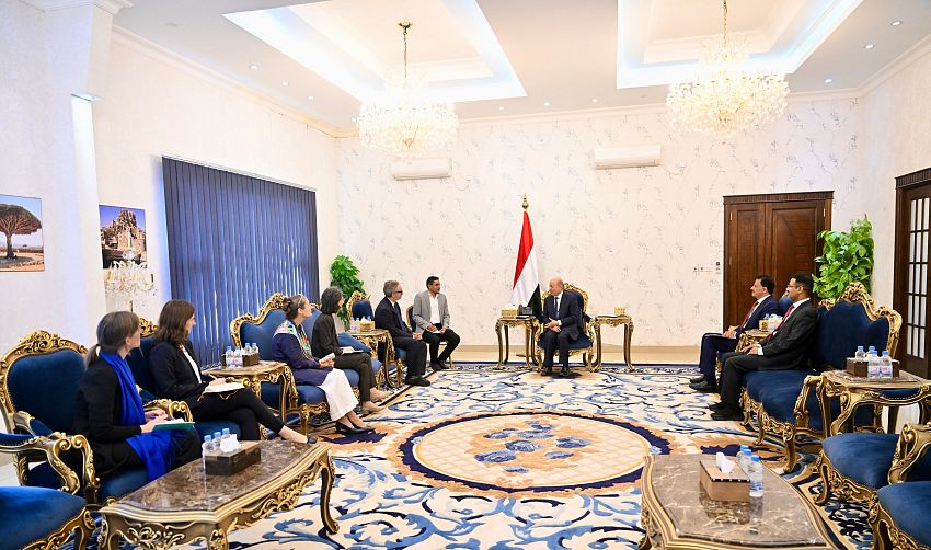 الرئيس العليمي يدعو المجتمع الدولي الى موقف متناسب مع التهديد الارهابي الحوثي