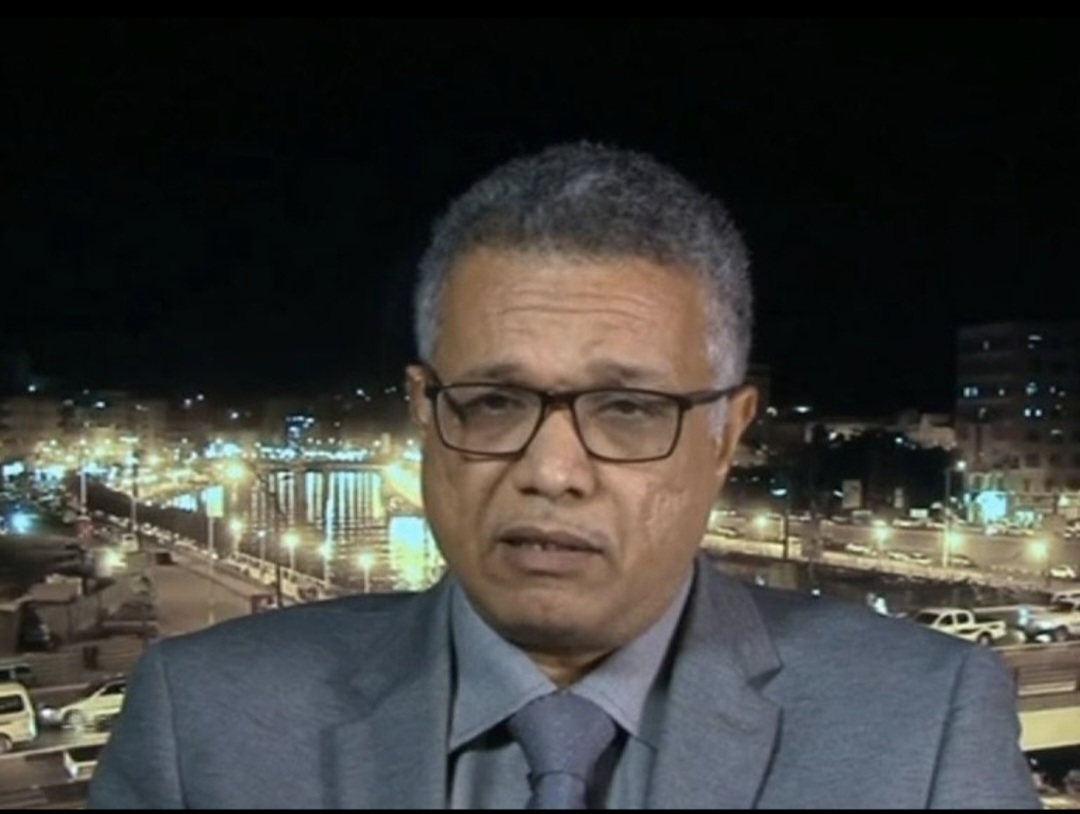 الخبير الاقتصادي الكسادي: تزوير العملة سلاح الحوثيين لضرب الاستقرار الاقتصادي وتمويل مشاريعهم التخريبية