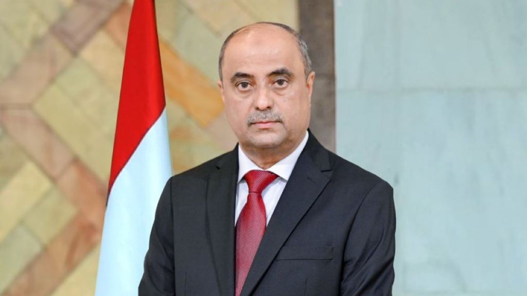 رئيس الوزراء يطمئن على صحة عضو مجلس القيادة اللواء فرج البحسني