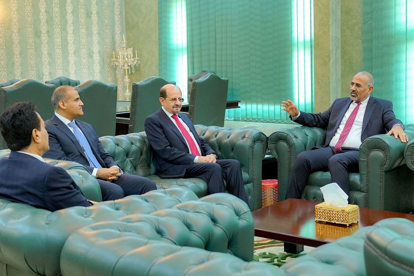 الزُبيدي يطلع من وزير الخارجية على سير العمل في البعثات الدبلوماسية في الخارج