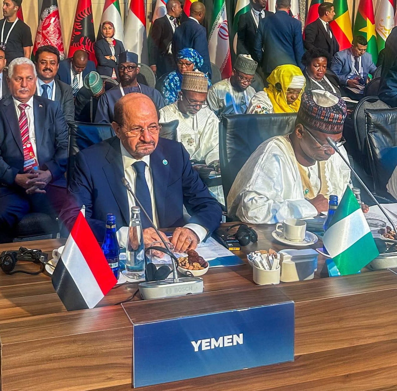 وزير الخارجية يدعو إلى عدم تجاهل الدور الإيراني التخريبي في اليمن والمنطقة