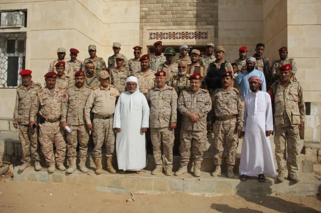 السلطة المحلية ومشايخ رماه وثمود يؤكدون دعمهم الكامل لتحركات الجيش في صحراء حضرموت لتعزيز الأمن
