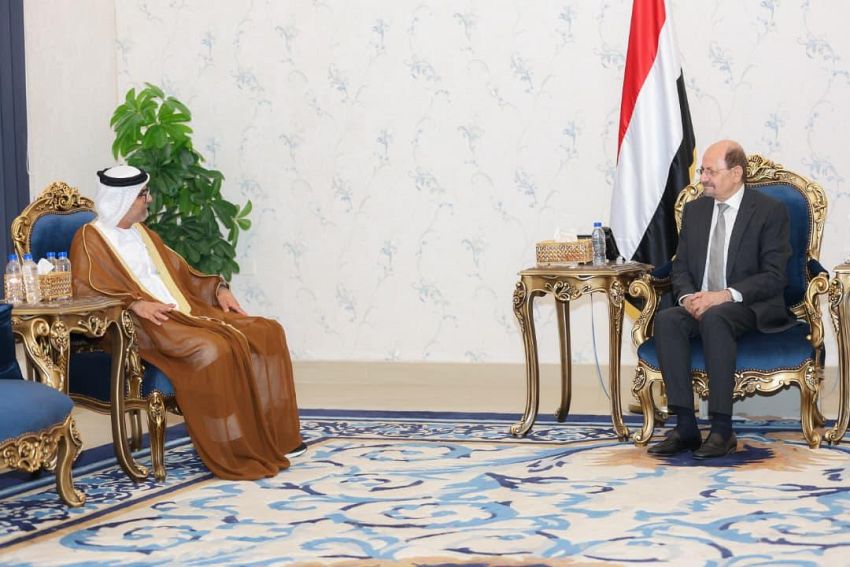 الزنداني يبحث مع السفير الاماراتي تعزيز التعاون في المجالات السياسية والتنموية والخدمية