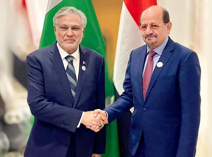 وزير الخارجية يثمن موقف باكستان الثابت تجاه الحكومة والشعب اليمني