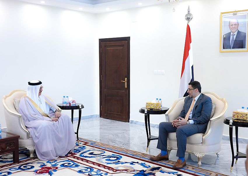استقبل بعدن وزير الخارجية البحريني : رئيس الوزراء ينوه بدور مملكة البحرين ضمن تحالف دعم الشرعية في اليمن